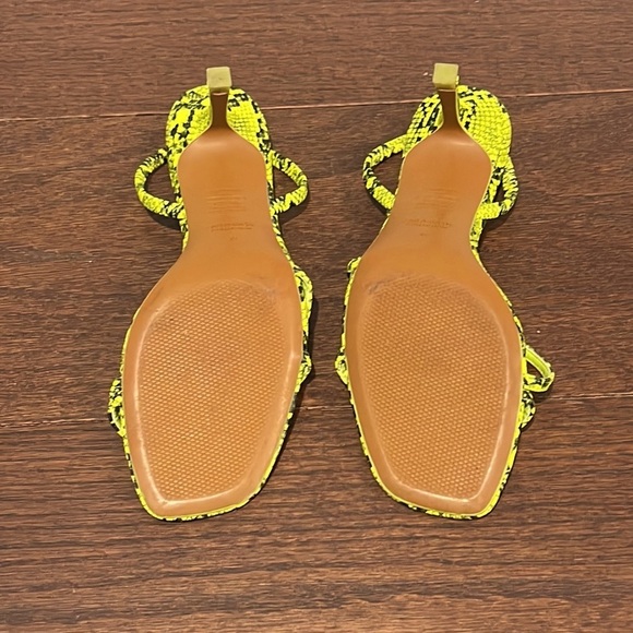 Zara Women’s Yellow and Black Snakeskin Print Heels - Picture 7 of 7